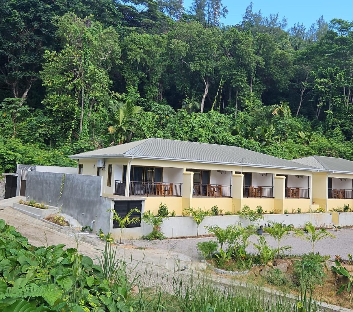 Solea Self Catering Hotel Victoria Exterior photo